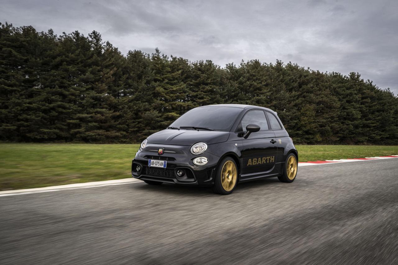 Abarth75Anniversario (1).jpg