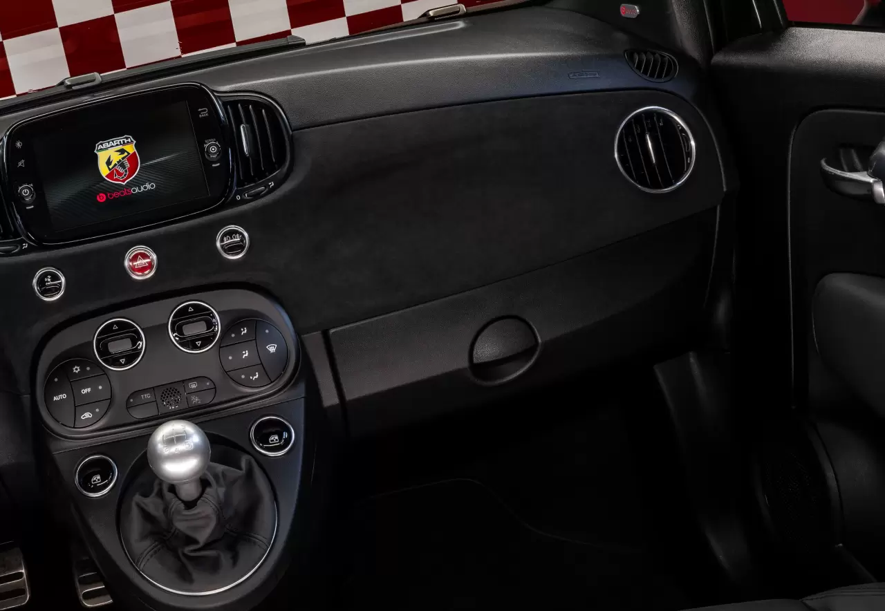 Abarth75Anniversario (24).jpg.webp