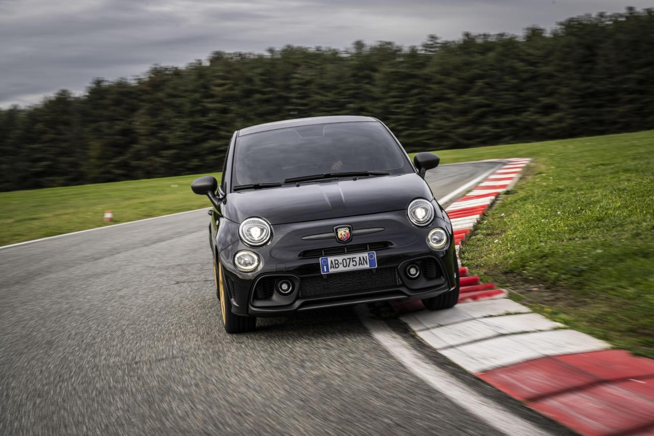 Abarth75Anniversario (3).jpg