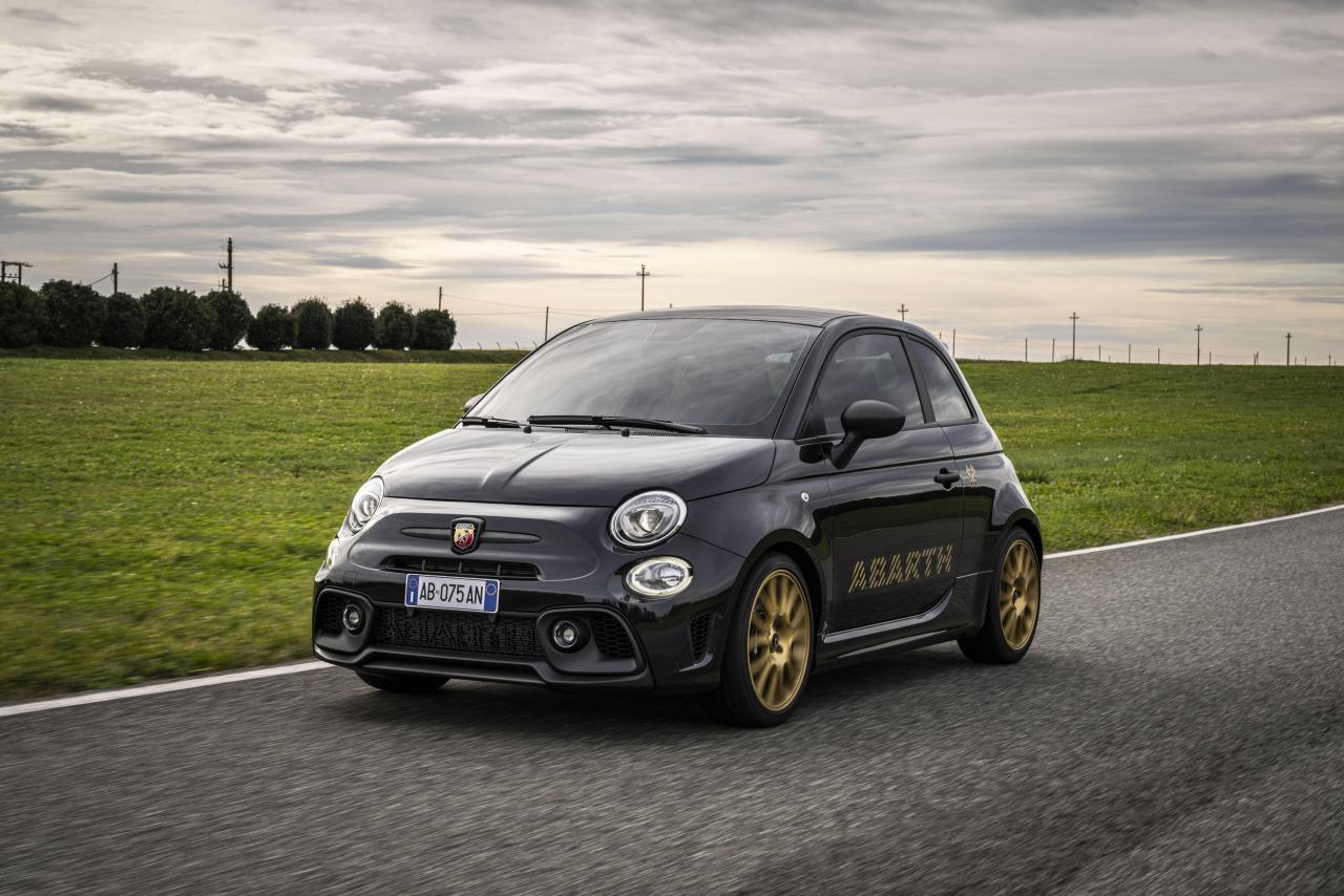Abarth75Anniversario (4).jpg
