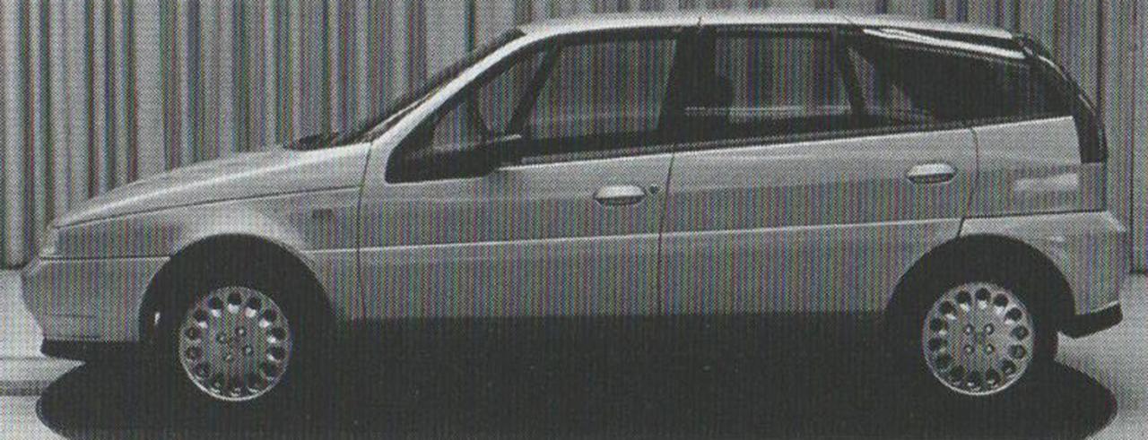 Alfa145-146modelloCSAlfadinuovocarryoverTipo(epowood)primavera19892.thumb.jpg.ad35206dbe14f4b48c3881a94b444216.jpg