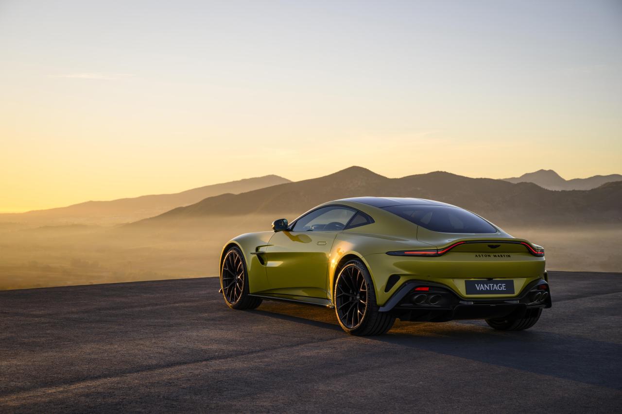 AstonMartinVantage_27.thumb.jpg.eb1af8e169a55302b698498c0703a45b.jpg