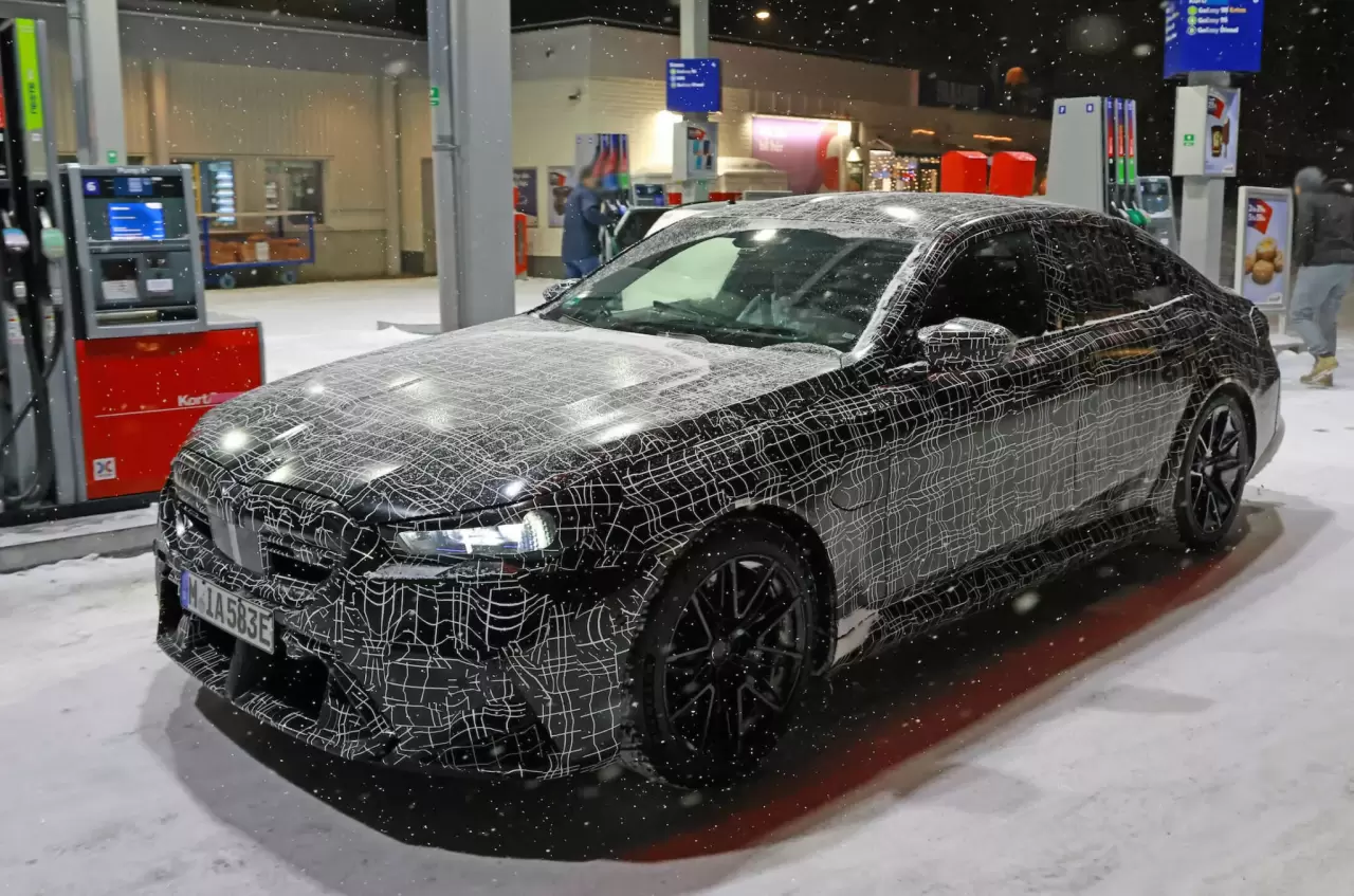 BMW-M5-Touring-M3-CS-Touring-00018-2048x1354.thumb.webp.f8ba64f9fb013b85886ebb67f75ce982.webp