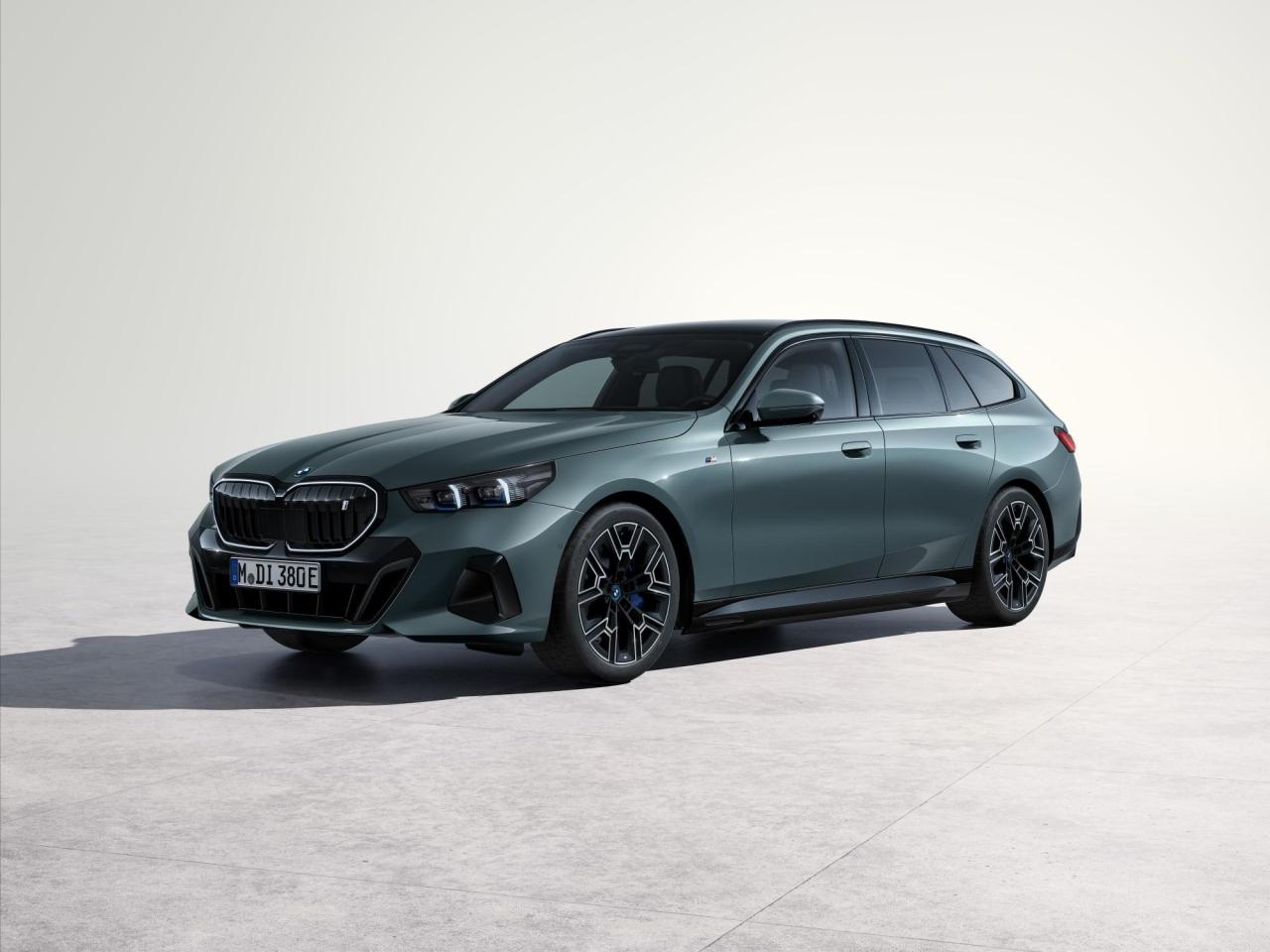 P90536869_lowRes_the-new-bmw-i5-edriv.thumb.jpg.c4ba41857f0067587fa0f03102c0ee81.jpg