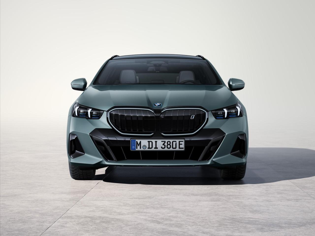 P90536872_lowRes_the-new-bmw-i5-edriv.thumb.jpg.737dda8c948f766c2dd1c0589110b857.jpg