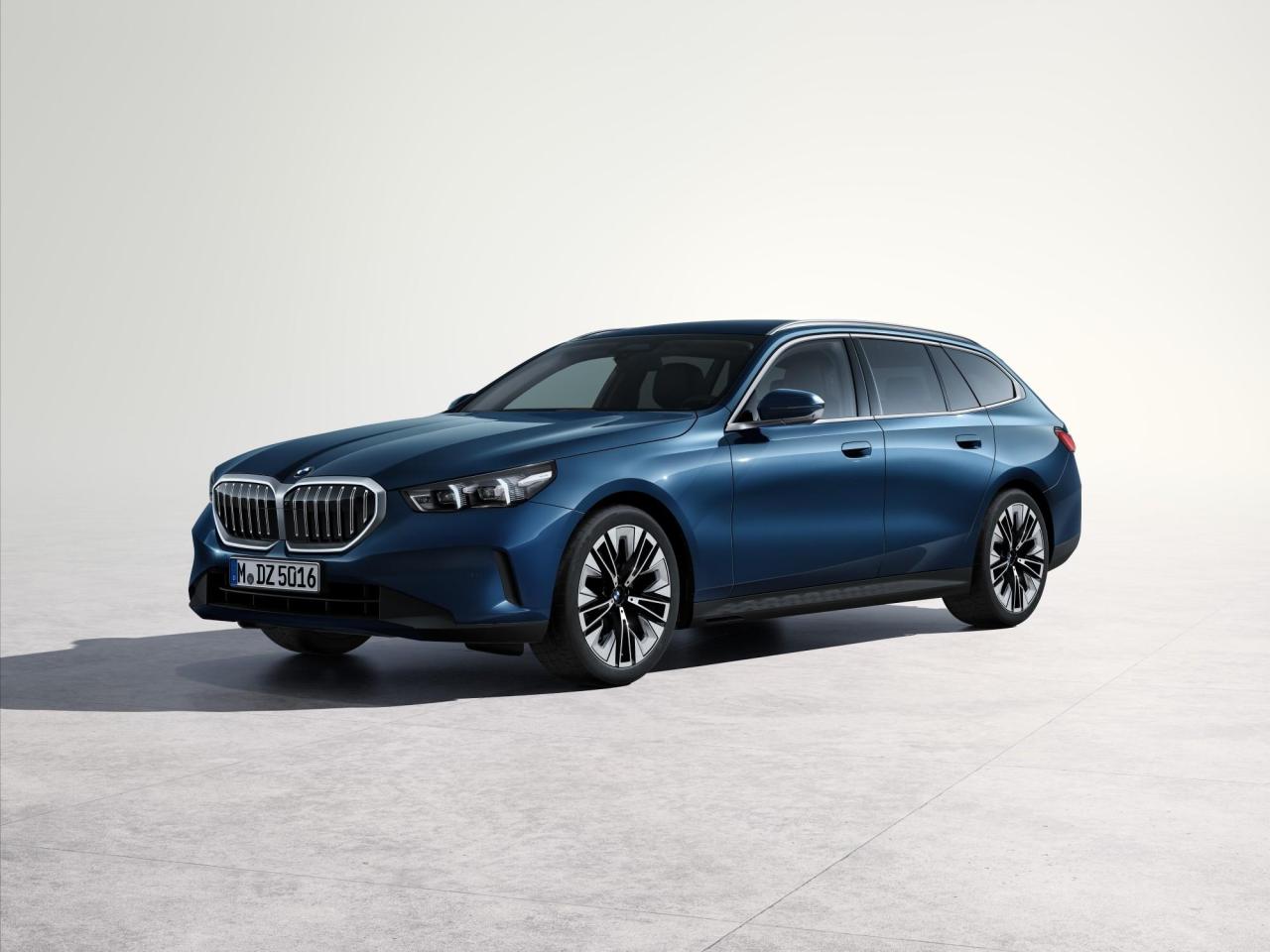 P90536897_lowRes_the-new-bmw-520d-xdr.thumb.jpg.c0bde1b456ac087b22059889680270b8.jpg