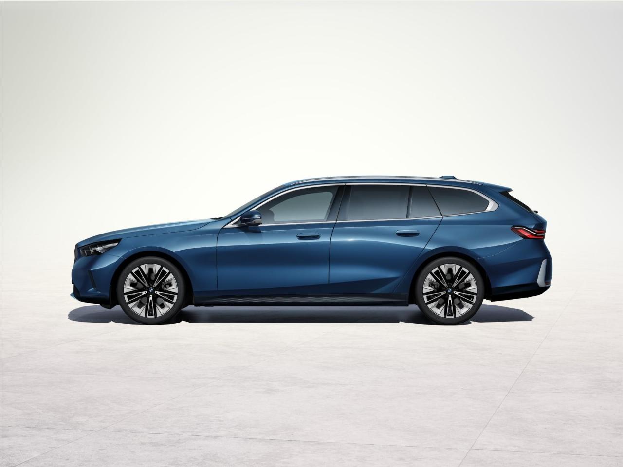 P90536899_lowRes_the-new-bmw-520d-xdr.thumb.jpg.c1e7b44c5e4e5c3bbcfebf94c9c3e044.jpg