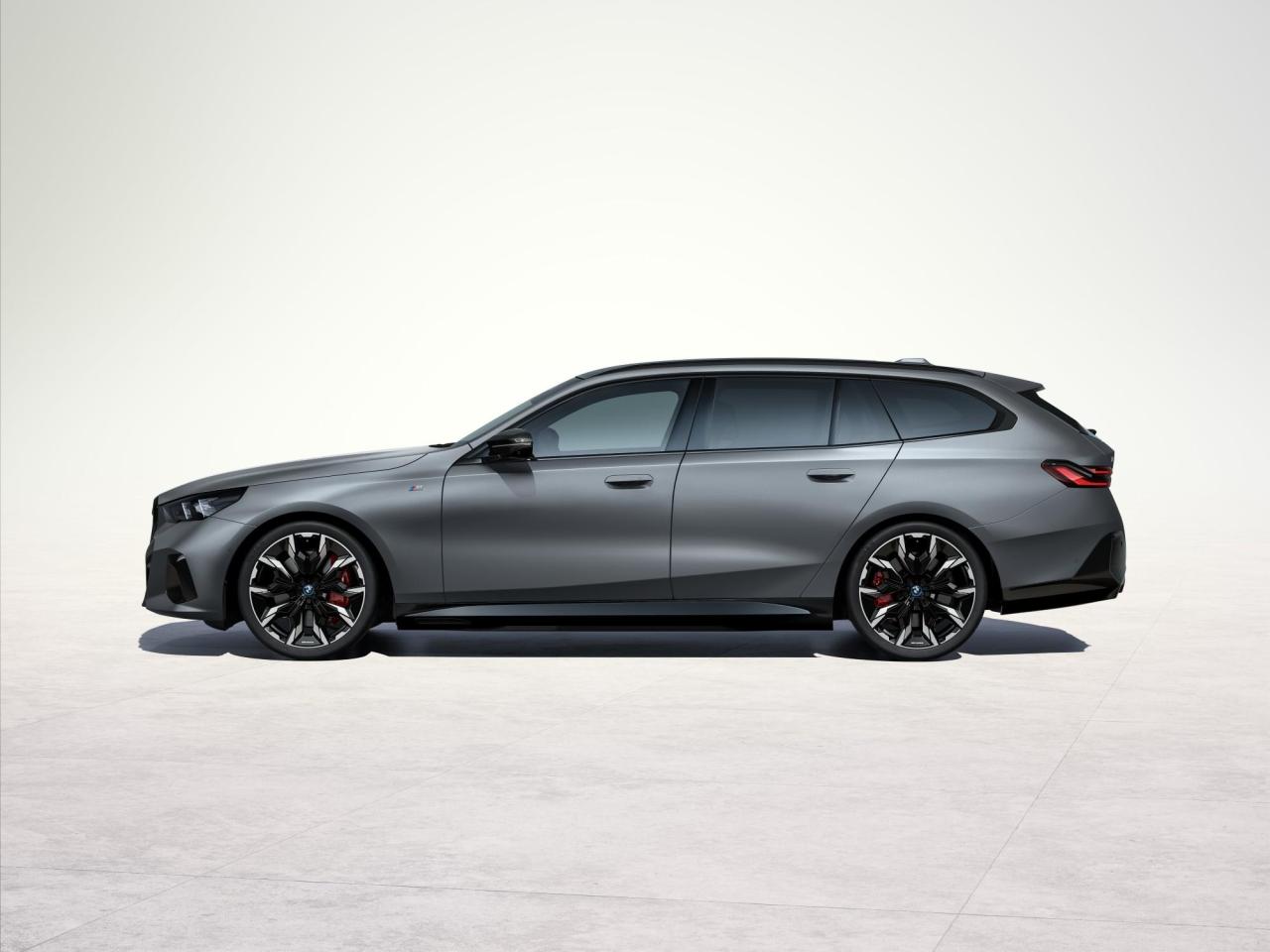 P90536916_lowRes_the-new-bmw-i5-m60-x.thumb.jpg.05eaafcff04886d88fb9d7ccaa48490d.jpg