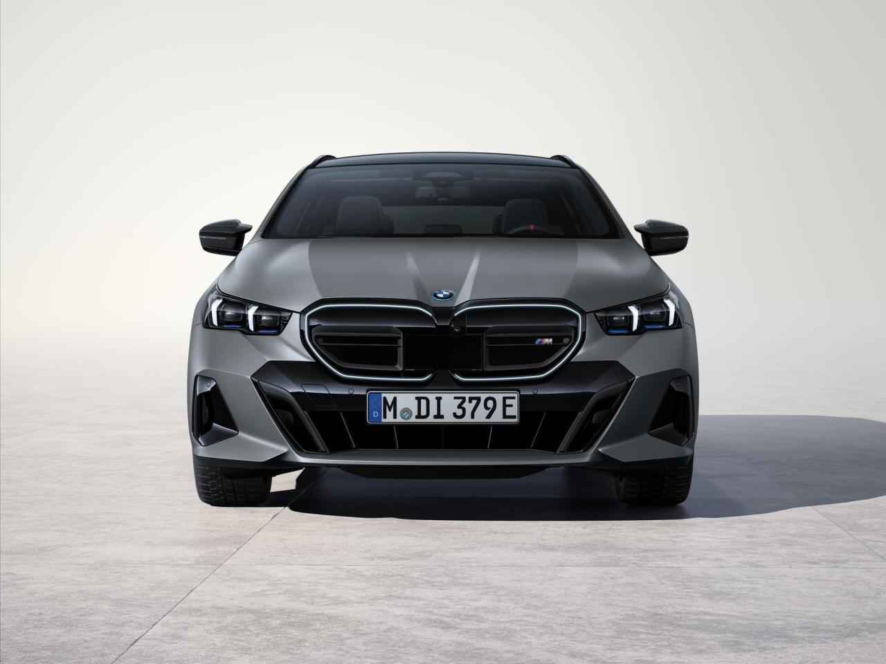 P90536917_lowRes_the-new-bmw-i5-m60-x.thumb.jpg.b0003b40b14f28b86e8fc97359960f37.jpg
