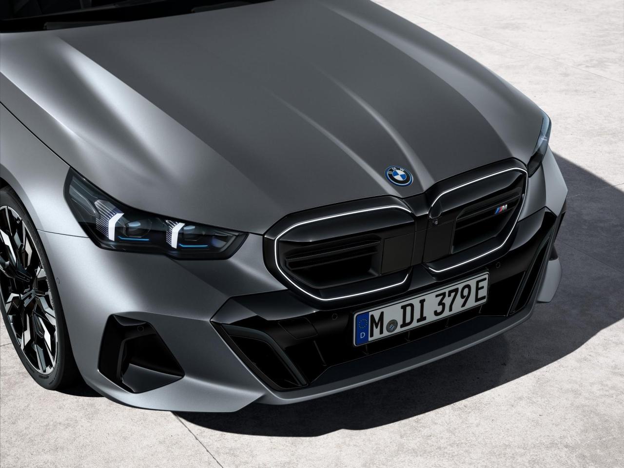 P90536919_lowRes_the-new-bmw-i5-m60-x.thumb.jpg.e7dd9dfac836a040cfb3e590667239c8.jpg