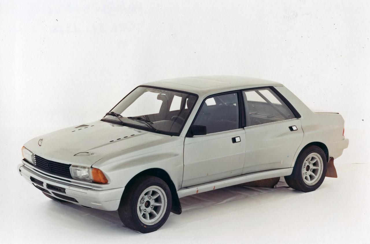 Peugeot305V6.thumb.jpg.046b4f301c958199ecd73b73906fc978.jpg