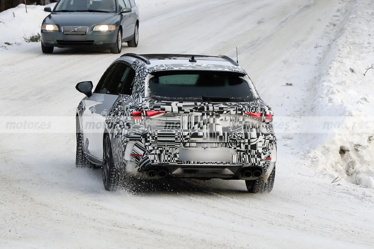 cupra-leon-facelift-2025-pruebas-invierno-2024100201-1707206744_8.webp.f1ce4672da830daf3f35f37b592df638.webp