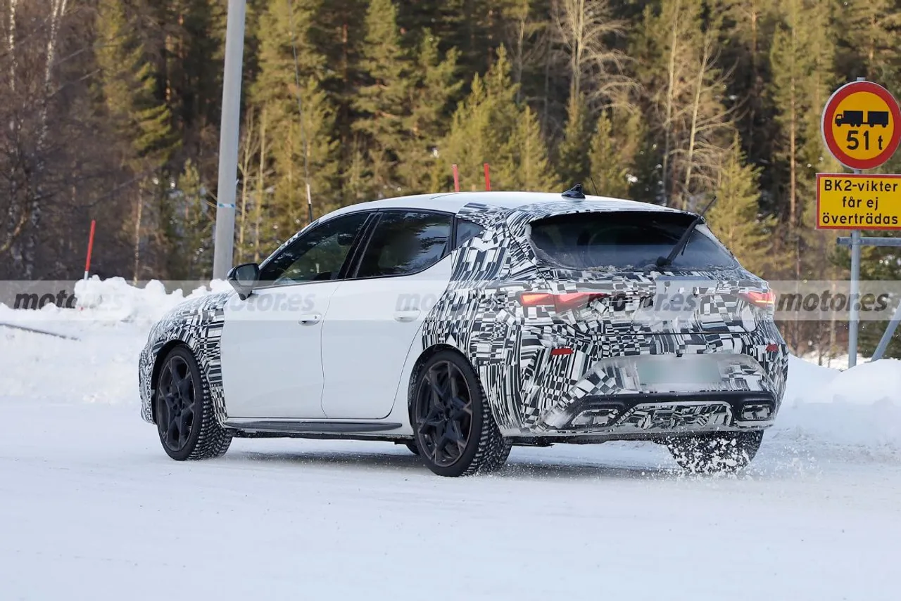 cupra-leon-facelift-2025-pruebas-invierno-2024100201-1707206750_15.webp.4792ff753487da45cdd0d62eb4cbf3e2.webp
