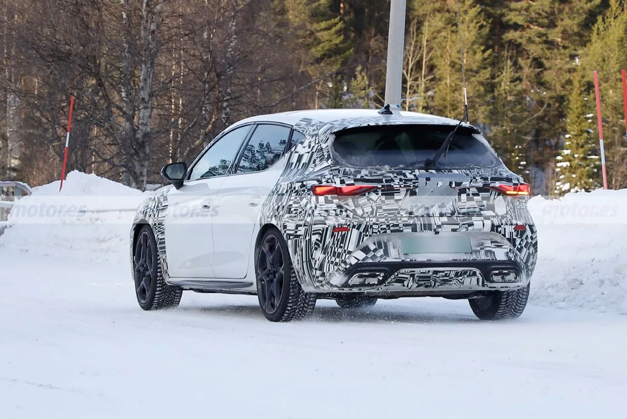 cupra-leon-facelift-2025-pruebas-invierno-2024100201-1707206751_16.webp.5fce283f2fbb69006c69274f4ef4e991.webp