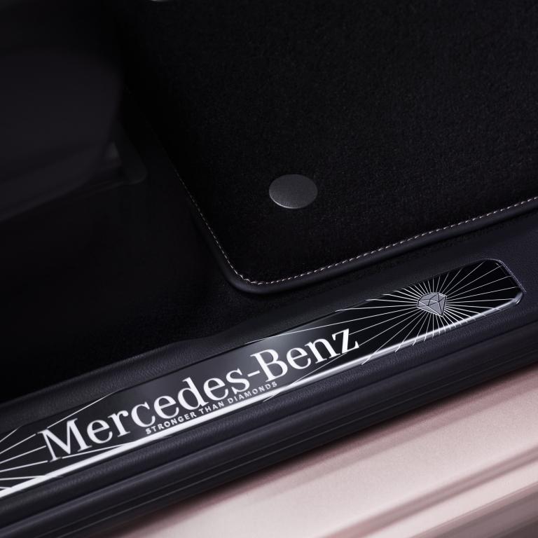 mercedes-benz_g_500_stronger_than_diamonds_1.jpg.0b2d38d1914737179b6f07bdc9d9b2ab.jpg