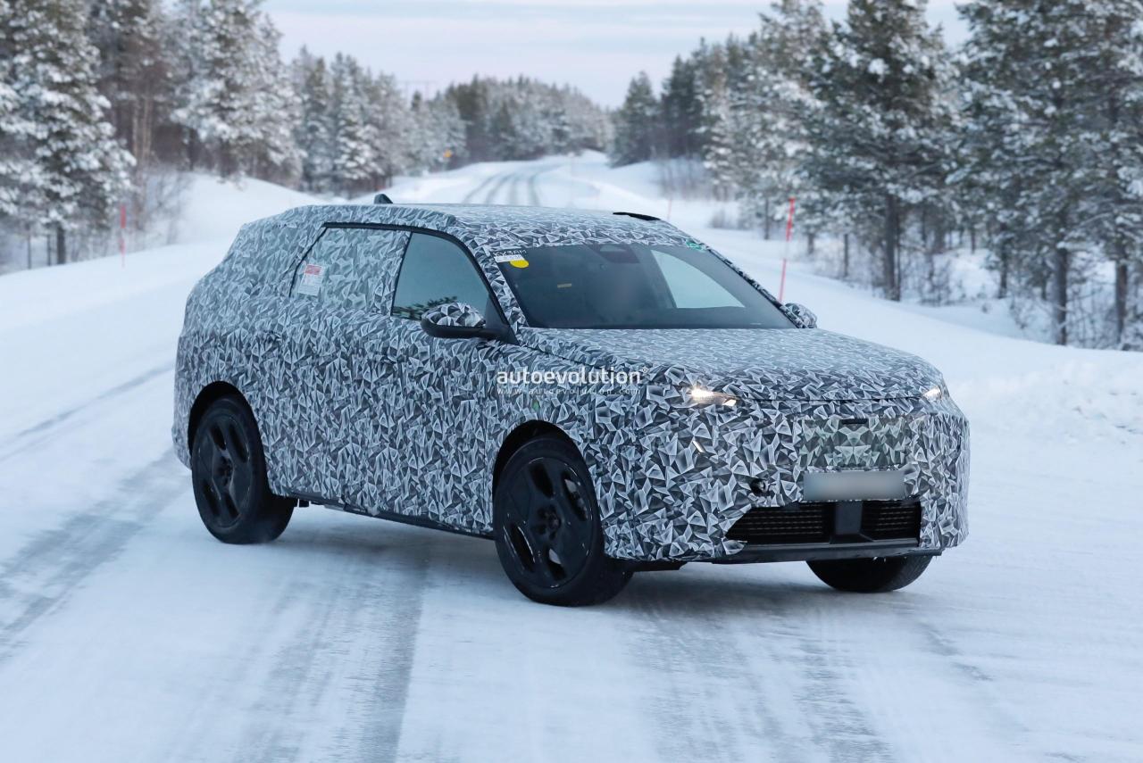 new-peugeot-e-5008-spied-its-a-larger-2025-jeep-compass-with-ev-and-ice-power_6.thumb.jpg.d9e5fe60bcc35d8060218d925d1786ed.jpg