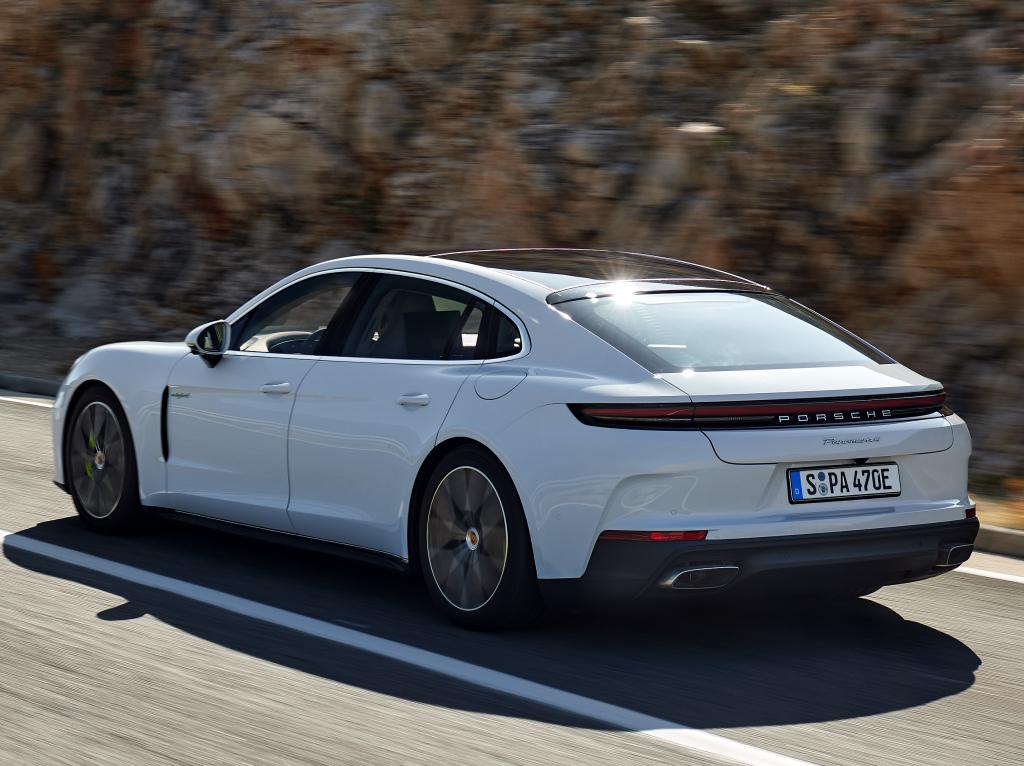 porsche_panamera_4_e-hybrid_executive_55_0a9703cb0a3907a5.jpg.b49a3e0c90d1f1a1c2fc44a2f3c0f04c.jpg