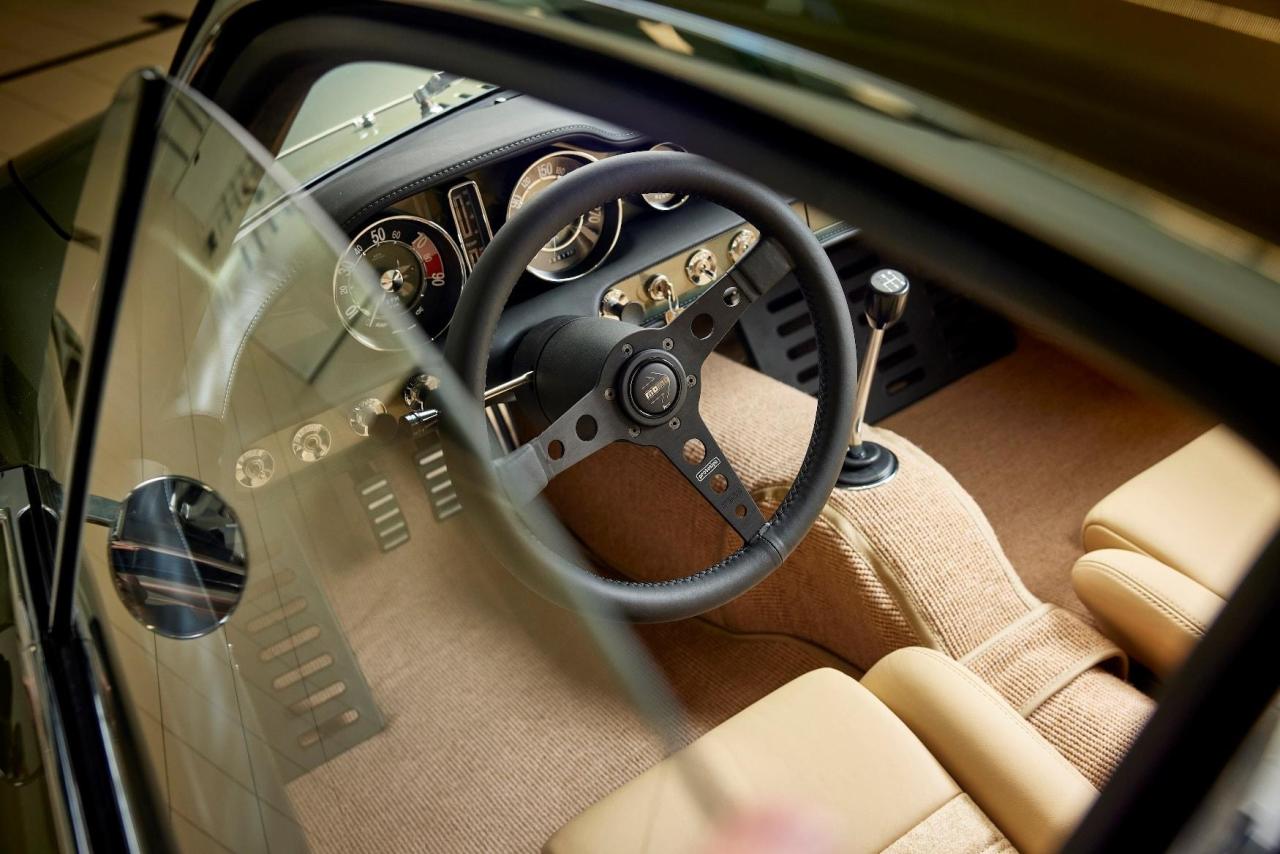volvo-p1800-cyan-restomod-gets-new-gt-option-still-weighs-under-1000-kilograms_6.jpg