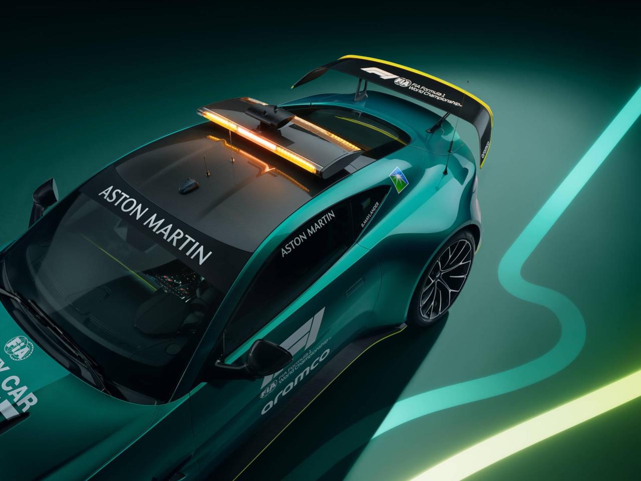 004_NewAstonMartinVantage_OfficialSafetyCarofFormula1.thumb.jpg.4281dede399d02656624dfa7f0d24cfa.jpg