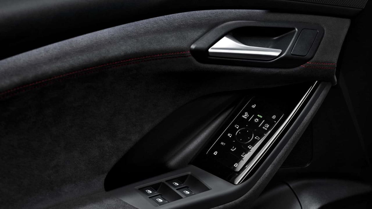 2025-audi-sq6-e-tron (18).jpg