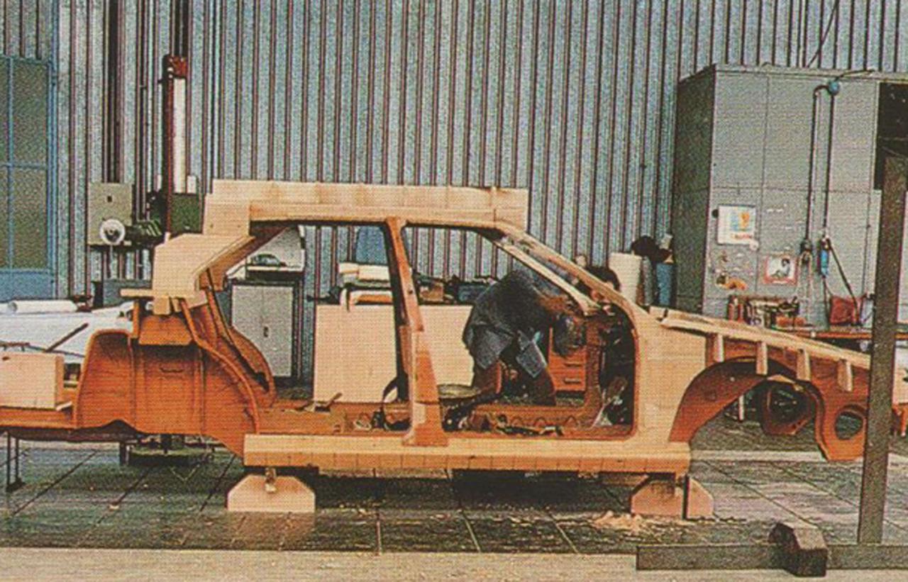 Alfa164-MontaggiodiprovamaquettesulT4.thumb.jpg.5f91f3d44838908635613e86cfe44857.jpg