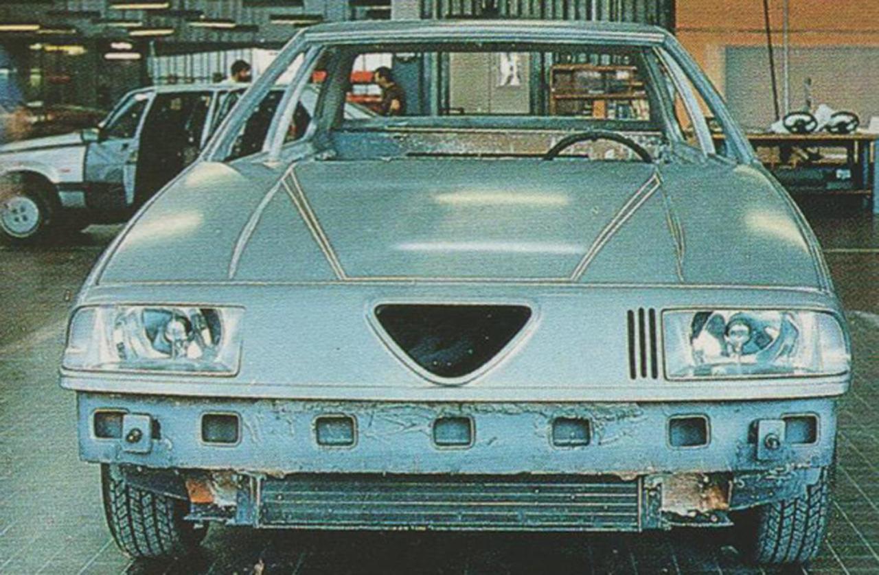 Alfa164-Montaggioprototipo1561(1).thumb.jpg.d728f6403f28e6ed3e407701c7fd24ec.jpg