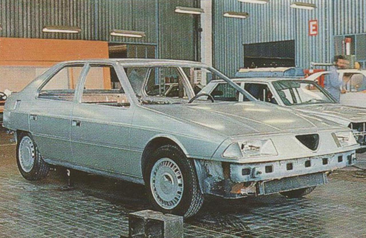 Alfa164-Montaggioprototipo1561(2).thumb.jpg.e4cd0ac880e246ea78d781d543abc86f.jpg