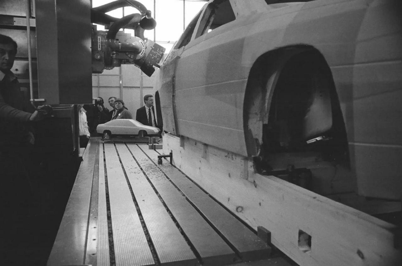 AlfaRomeoCentroStilePortelloprobabilemaquette156Cressoni(verificare)5.thumb.jpg.58cc90d57b58fb6022285b772a07a694.jpg