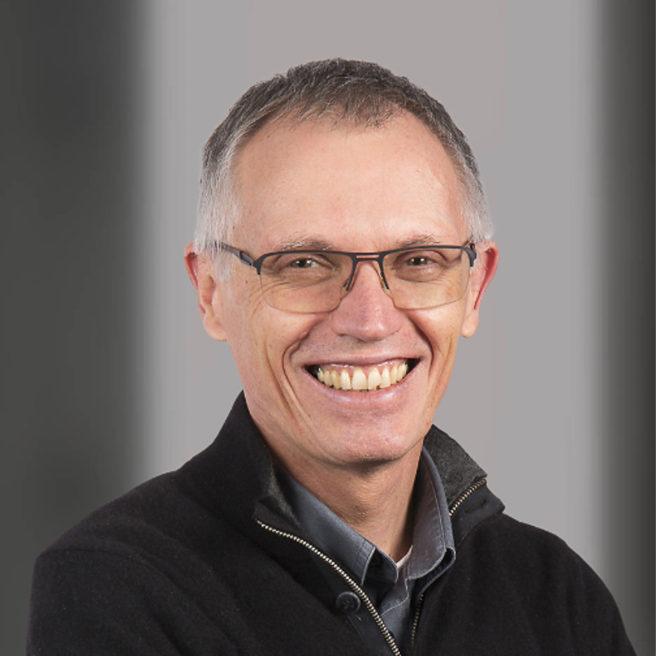 Carlos-Tavares-CEO-PSA-656x656.jpg.98acc266c6c52542bf808609f28bdf2b.jpg