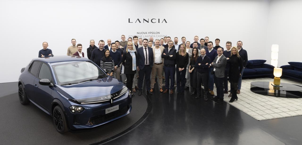 LanciaTeam.thumb.JPG.3e578164a1bbb58523e0aa141dcc88ae.JPG
