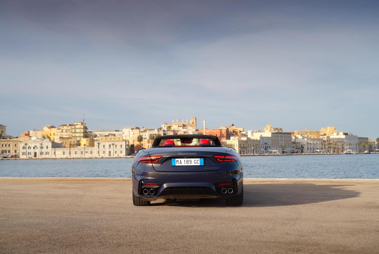 Medium-23396-Theall-newMaseratiGranCabrio-OurodetoJoy.thumb.jpg.63d889e64edb9cac06b645be9d7bd6b5.jpg
