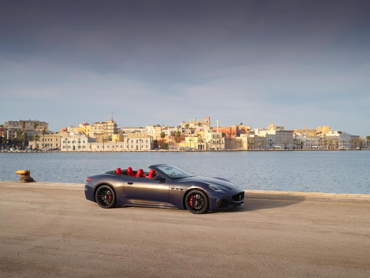 Medium-23402-Theall-newMaseratiGranCabrio-OurodetoJoy.thumb.jpg.6711ab7175ee65d46583e2e0df5532d1.jpg