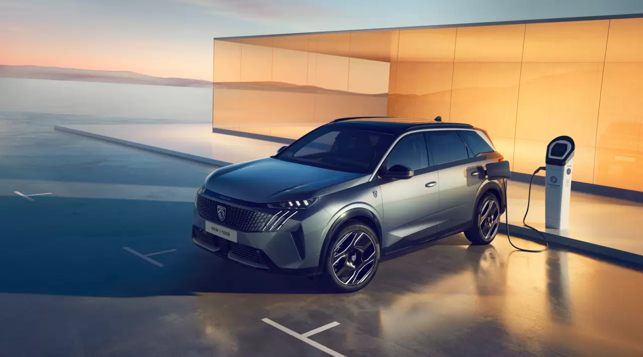 PEUGEOT_E5008_2403STYP_109.jpg.webp