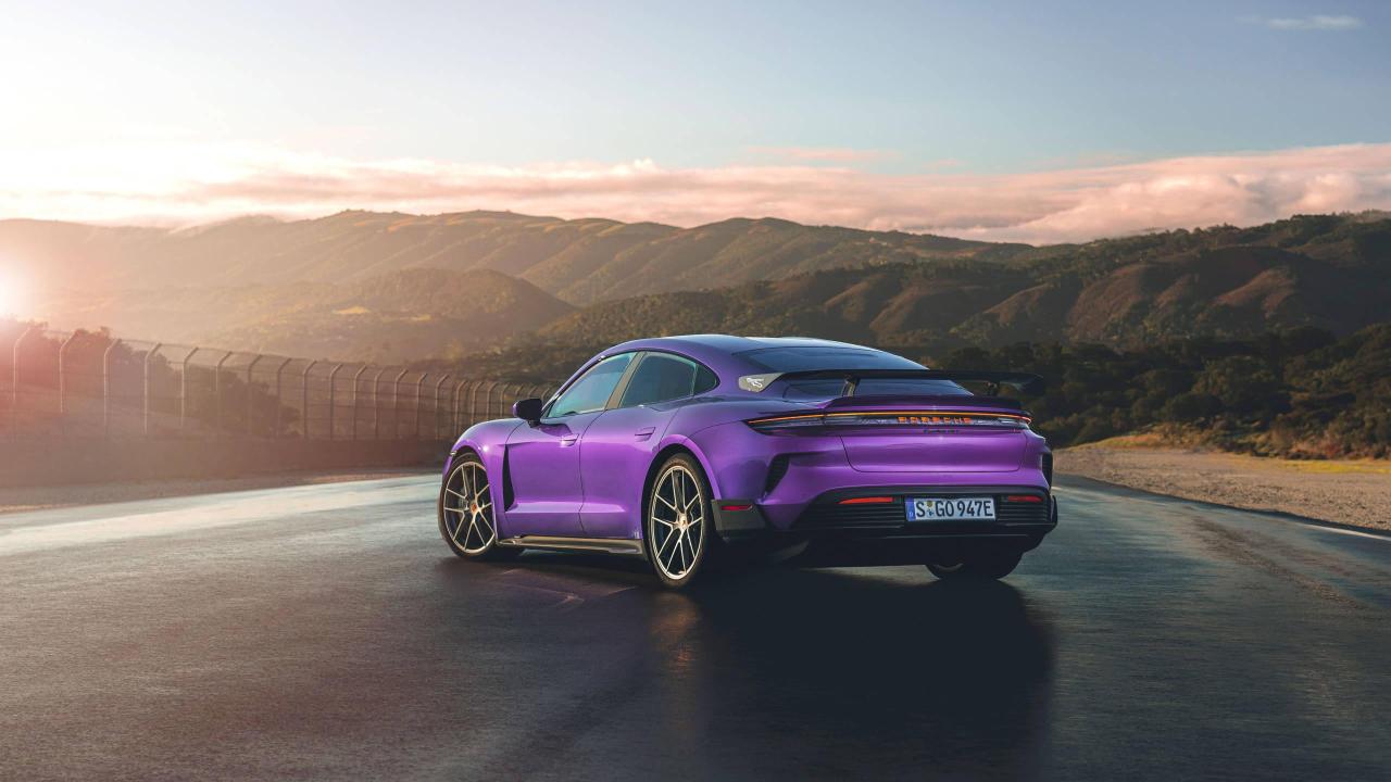 Sky_Purple_Metallic_Taycan_Turbo_GT_A1_04054_044.thumb.jpg.a23aa642d9bc86c65b77296c8254e65e.jpg
