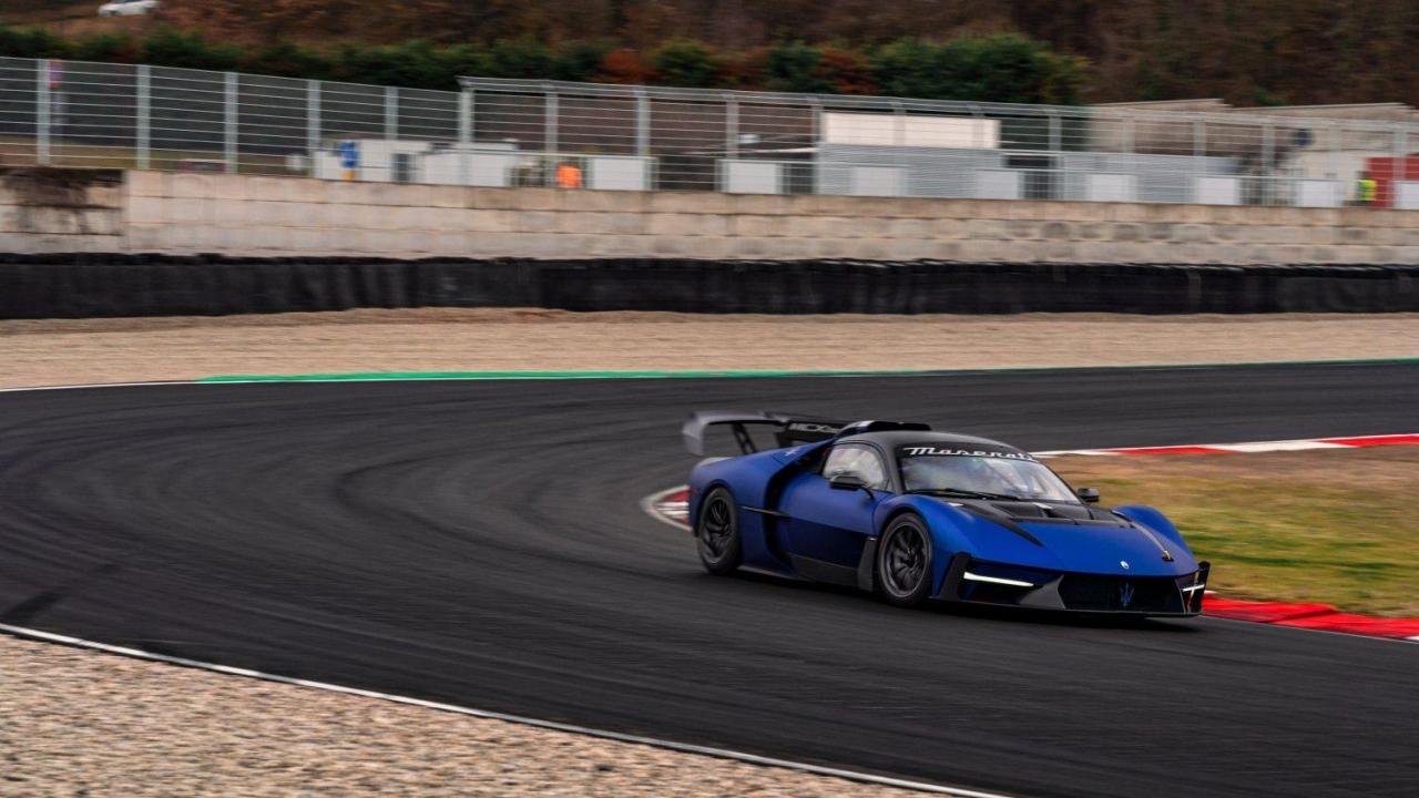 Small-23652-MaseratiMCXtremaThebeastisunleashedonthetrackaheadoffirstdelivery.jpg