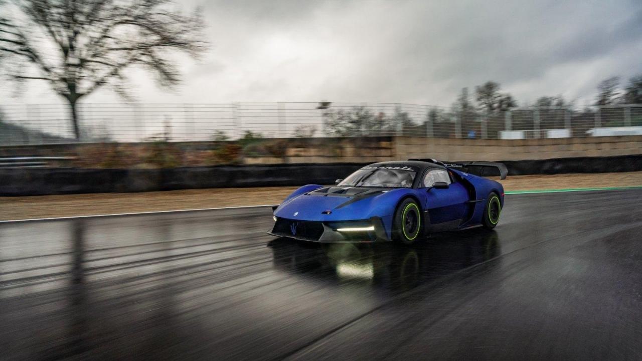 Small-23653-MaseratiMCXtremaThebeastisunleashedonthetrackaheadoffirstdelivery.jpg