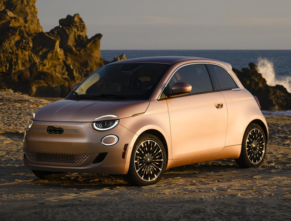 fiat_500e_79_026f020b063b04bd.jpg.bc42fa18af36afdb508b4ee16257a808.jpg