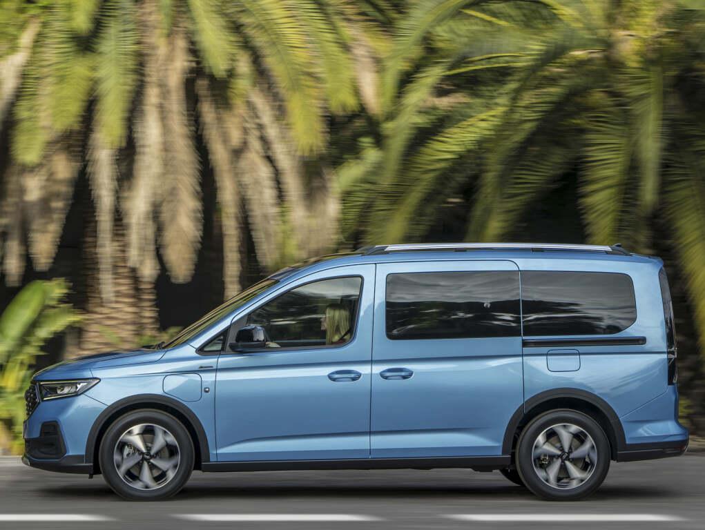 ford_grand_tourneo_connect_active_phev_49_024b01390e340aae.jpg.d25ae22057c7970f2b124bafcda79b85.jpg