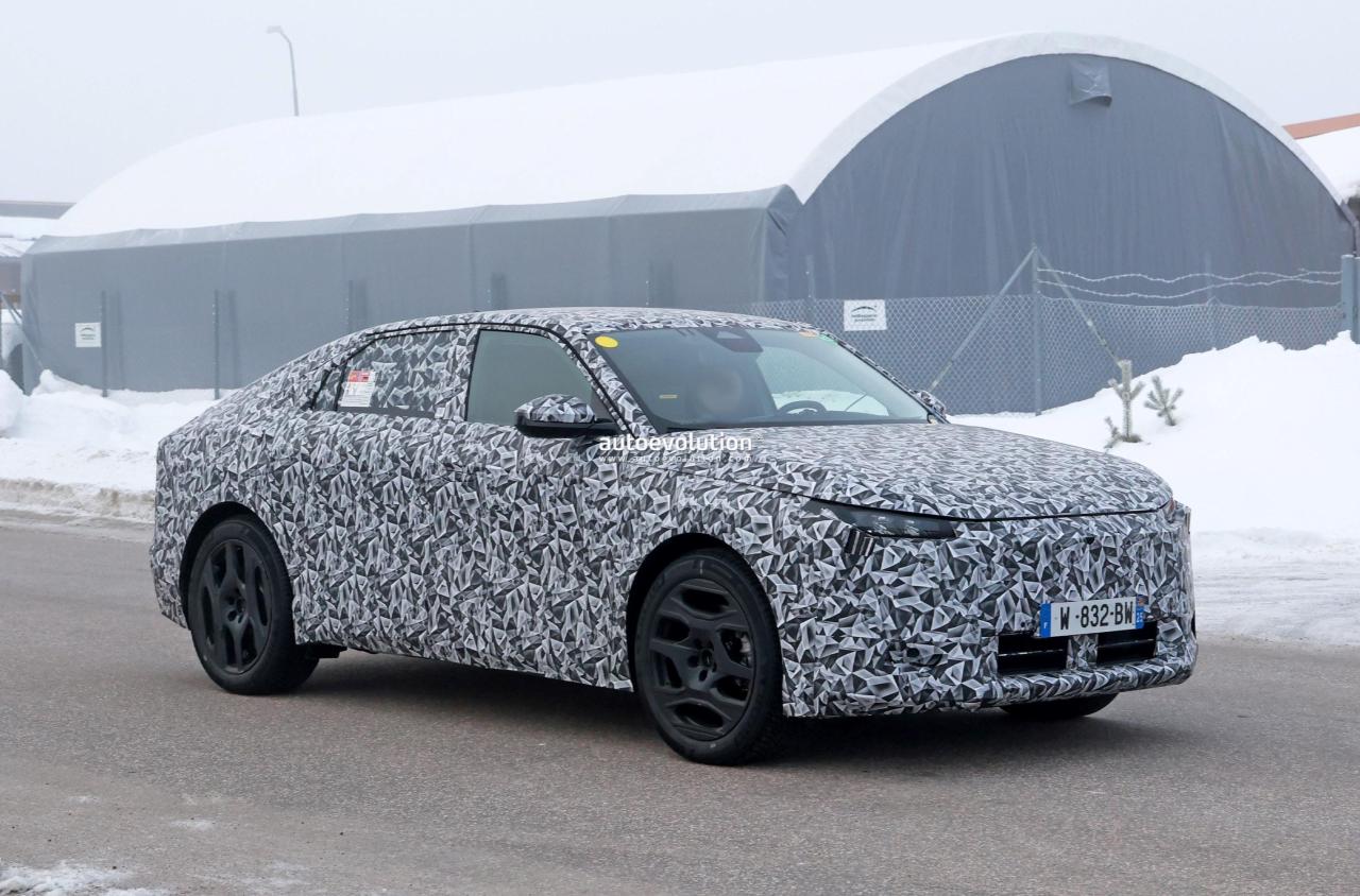 next-ds-flagship-spied-with-sloping-roofline-stla-medium-based-model-is-100-electric_4.jpg