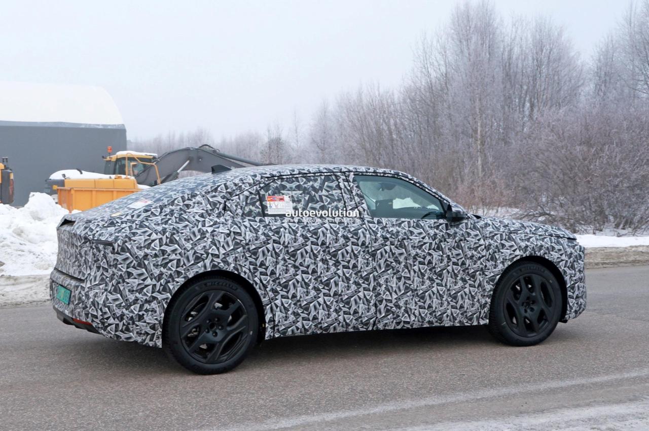 next-ds-flagship-spied-with-sloping-roofline-stla-medium-based-model-is-100-electric_6.jpg