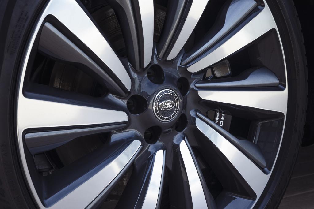 range_rover_sv_arete_edition_11.jpg.b7c1bd115ebaa2f243466dd2ca8c10e1.jpg
