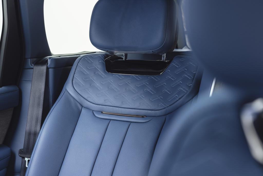 range_rover_sv_arete_edition_68.jpg.cfcf64f1ca0859fa6d514e45bf024cdb.jpg