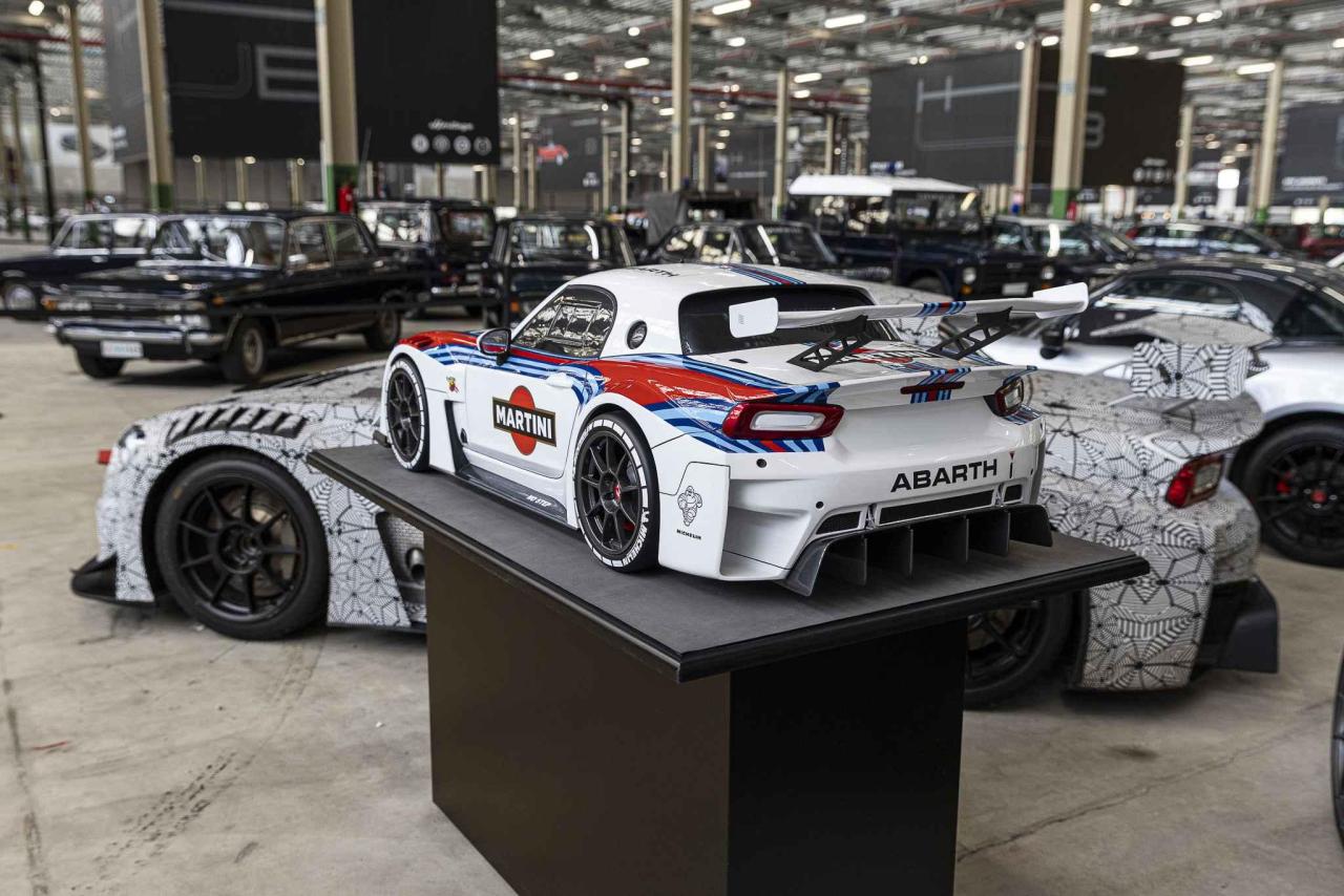 124SpiderGT4.thumb.jpg.4e8af213d9f92acb3c79d9129476e826.jpg