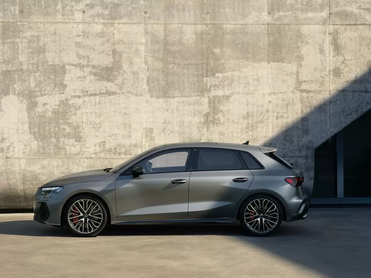 2025-Audi-S3-130.thumb.webp.6bc07de840af7fee1346a5f5120a769e.webp