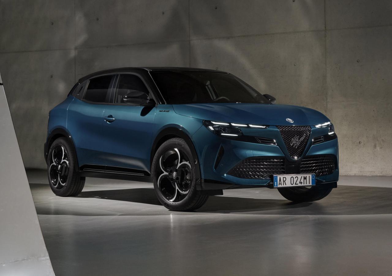 Alfa-Romeo-Milano-EV-elektrische-auto-hybride-4.thumb.jpg.c13f2db2b3c92ba11d4e7ebe1b8e2ae1.jpg