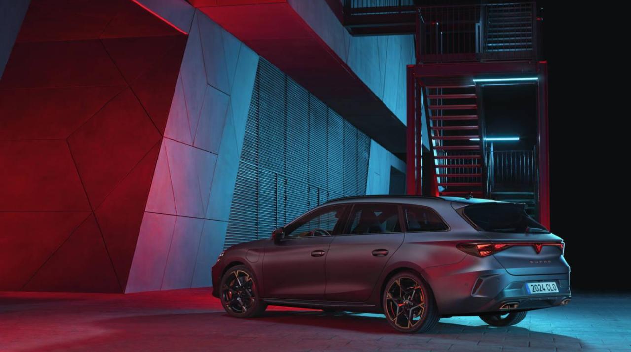 CUPRA_Leon_Sportstourer_02_HQ.jpg