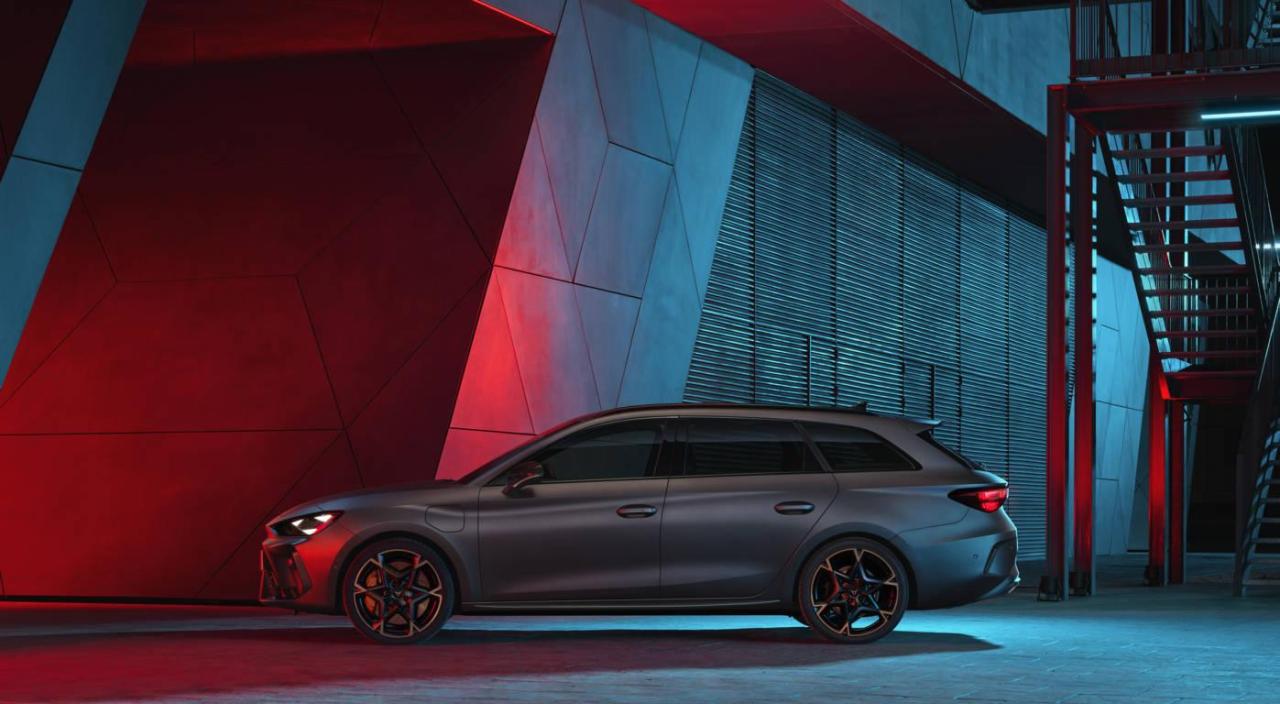 CUPRA_Leon_Sportstourer_03_HQ.jpg