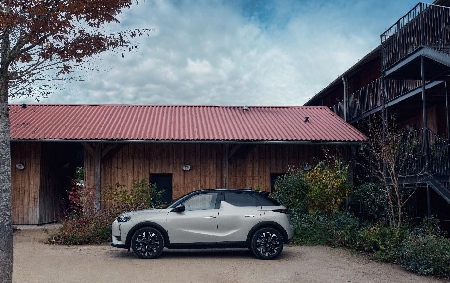 DS3HYBRID2023_11_FYT0552_Bonbon.jpg.a3a6f395b1ef1d993ad9861edf1274ad.jpg
