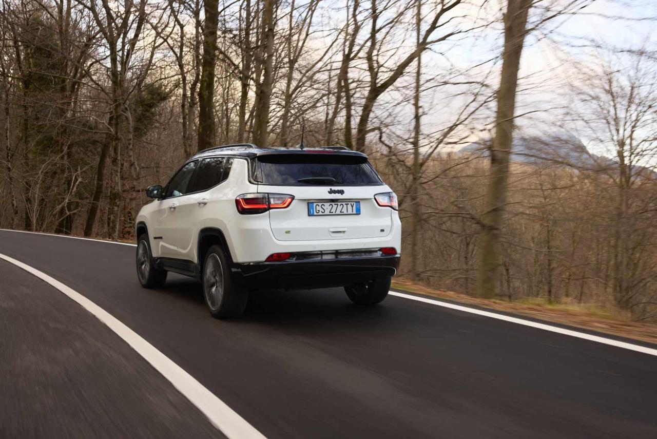 JeepCompasse-hybrid2024(1).thumb.jpg.3ae1c243898bcb661ffc9a85005d975d.jpg