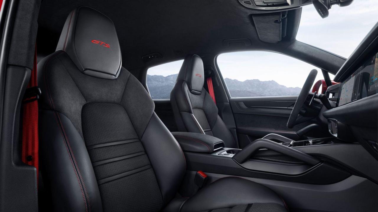 Porsche_Kroatien_GTS_DSF7131_Interieur_BF_D2_V01_1.thumb.jpg.fbbfd16b2c7bb5fc74a36c54559143fc.jpg